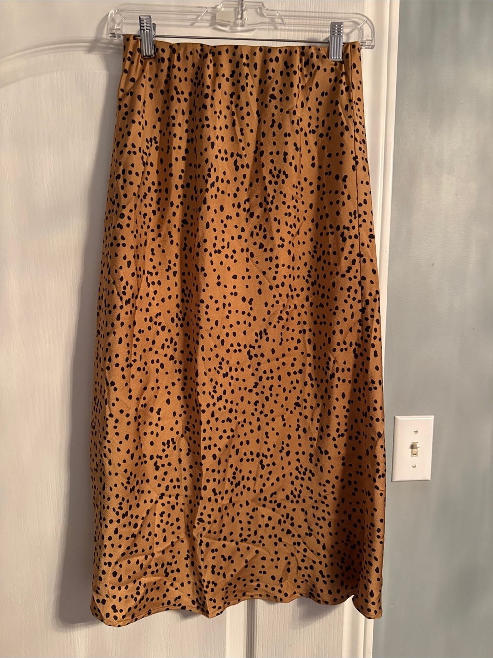 Women's Tan Leopard Print Midi Skirt
